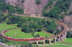 Xtrallusion photo library of independent, self-guided walking and sightseeing holidays in Italy. Pictures, images, photos and photographs taken along the way of this 1-day walking itinerary, to give you a visual impression of the day's walk.
